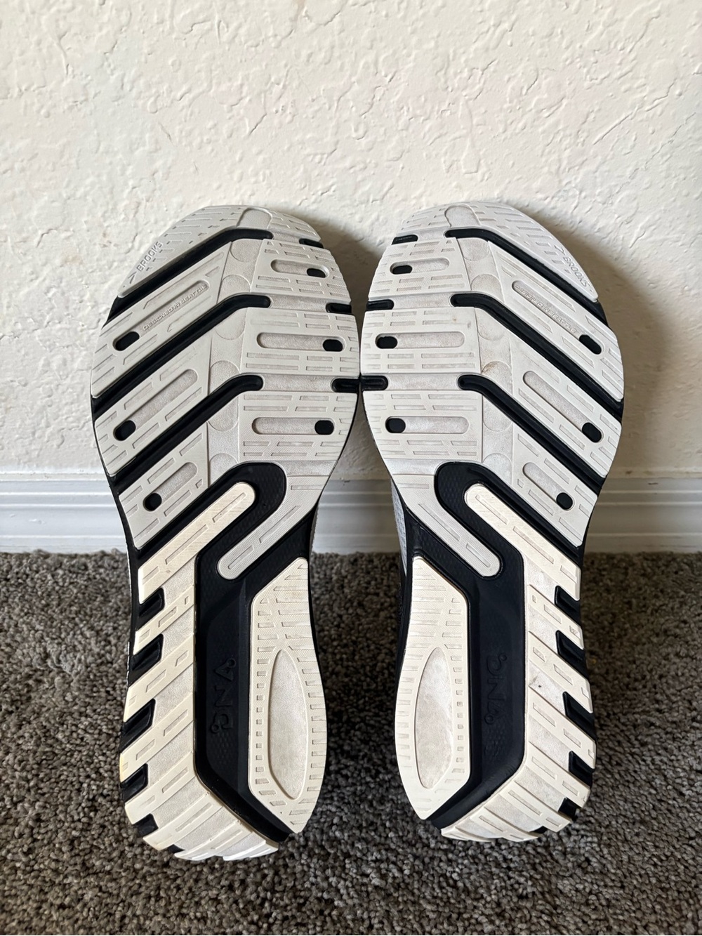 Brooks Launched GTS 10 Size 14 - Picture 8 of 14